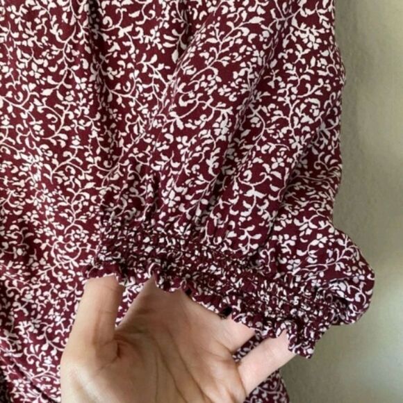 Old Navy Maroon Patterned Blouse Medium Womens Shirt Top Casual Office Tshirt - Picture 5 of 15